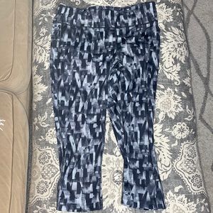 Black n white crop leggings✔️🤍